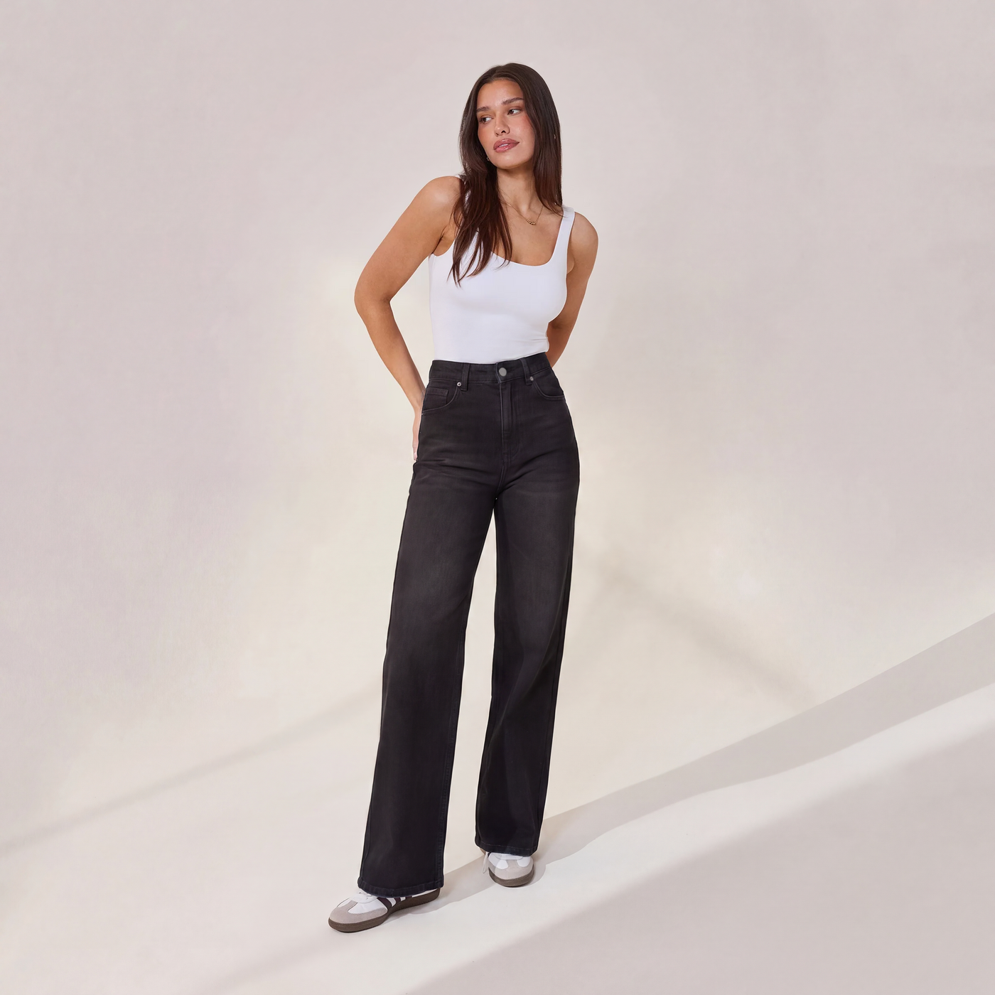 Wide Leg Jeans - Washed Black