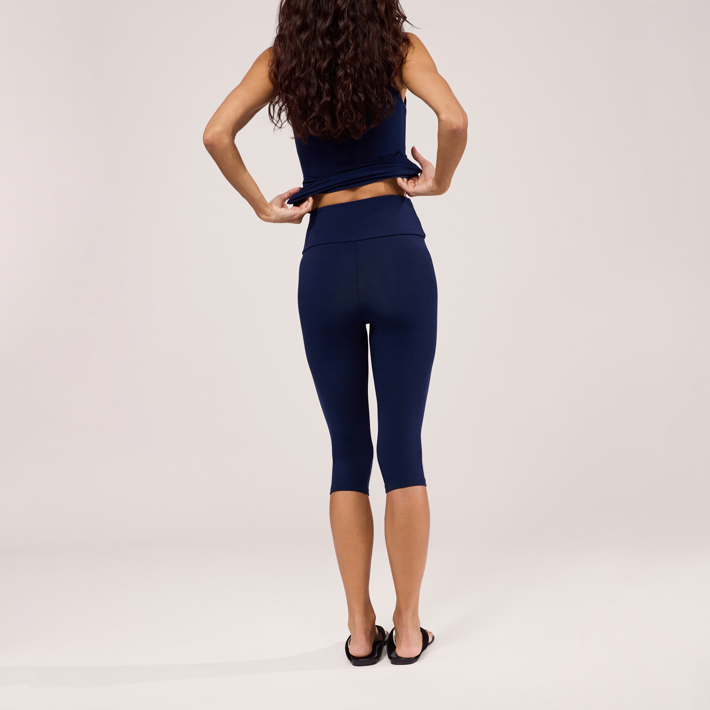 Capri Lightweight Leggings - Navy